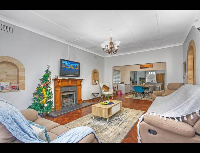 4 BEDROOM FREEHOLD FOR SALE IN BRAMLEY